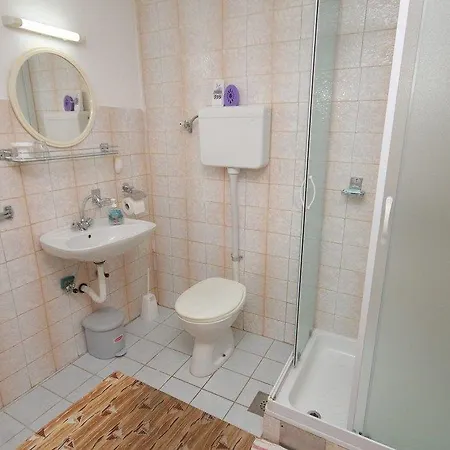 Apartment Uvala Zarace 4597c Gdinj