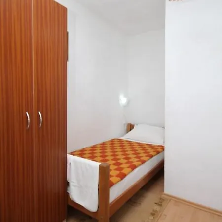 Uvala Zarace 4597c Gdinj